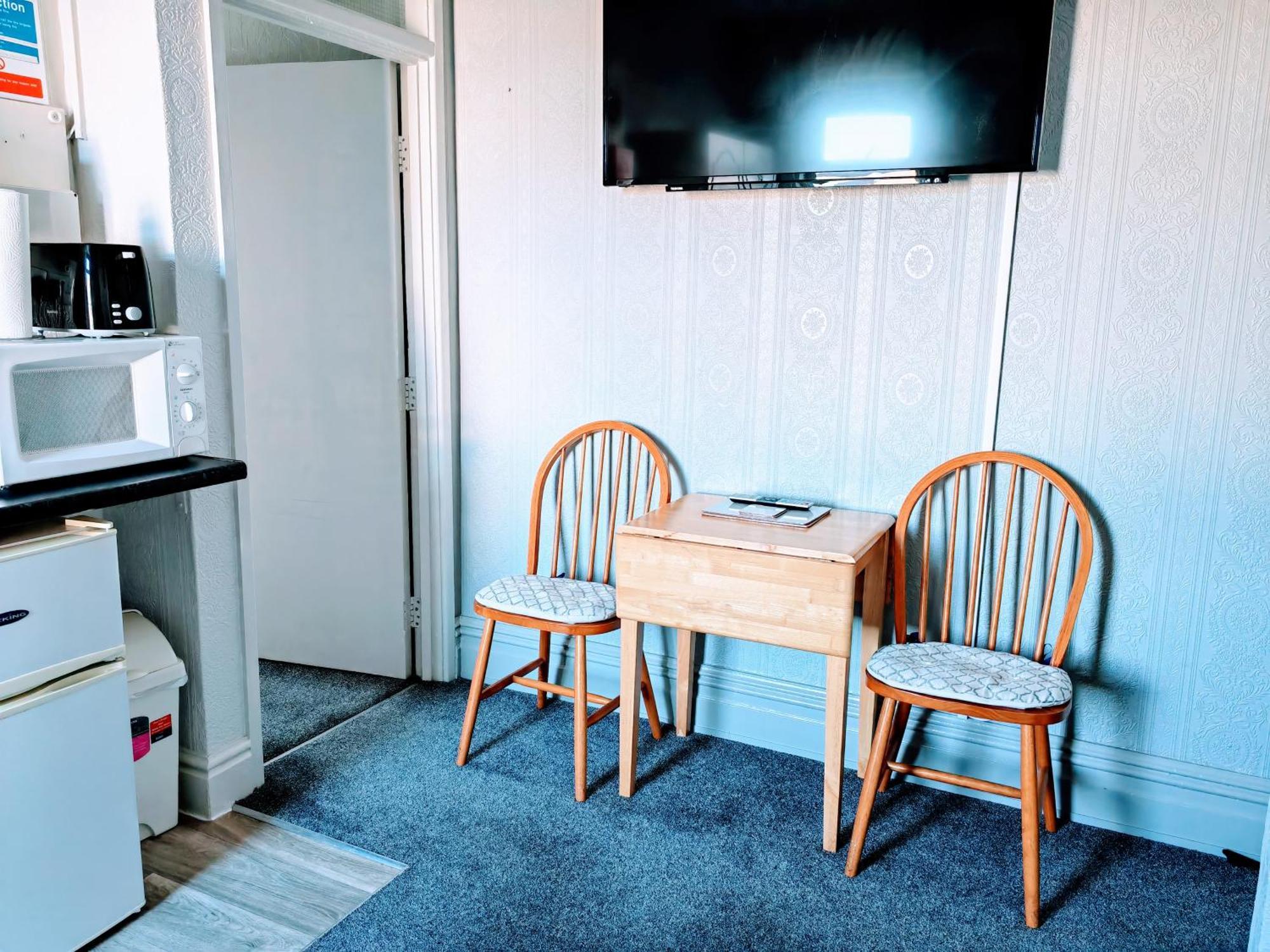 Seahawk Apartment *